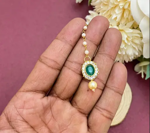 Green Kundan and pearl Cute maangtikka for Women and Girls
