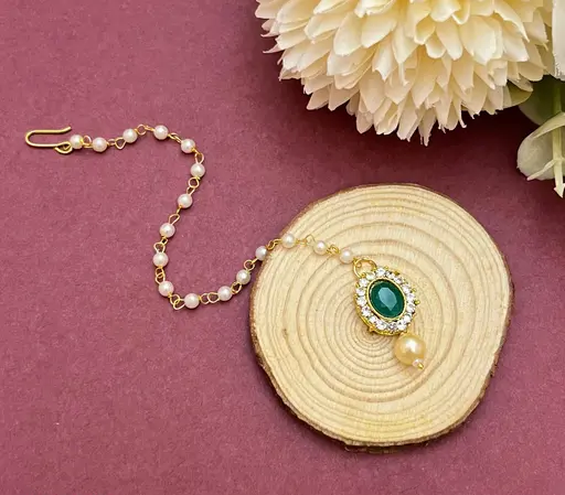 Green Kundan and pearl Cute maangtikka for Women and Girls