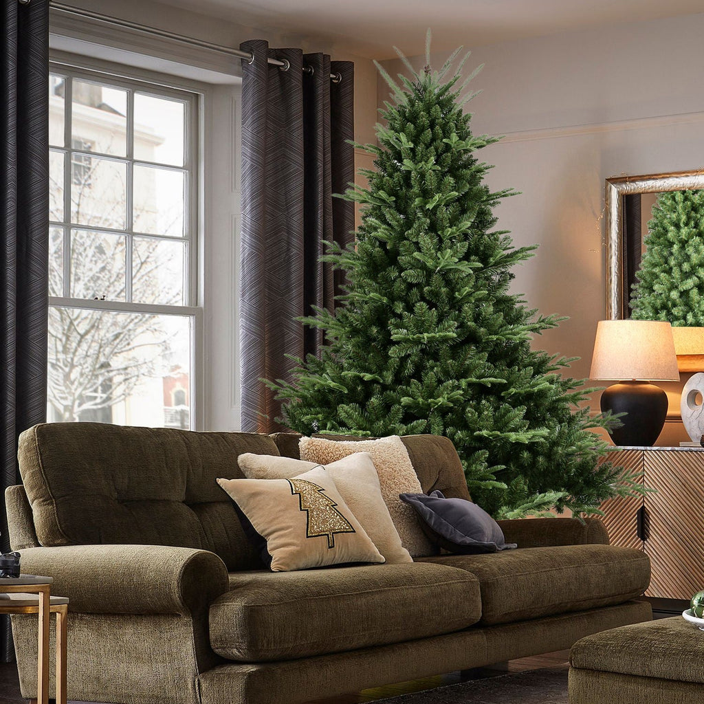 Full-Shaped 6FT Christmas Tree with 1673 Tips – PE/PVC Mixed Needles,