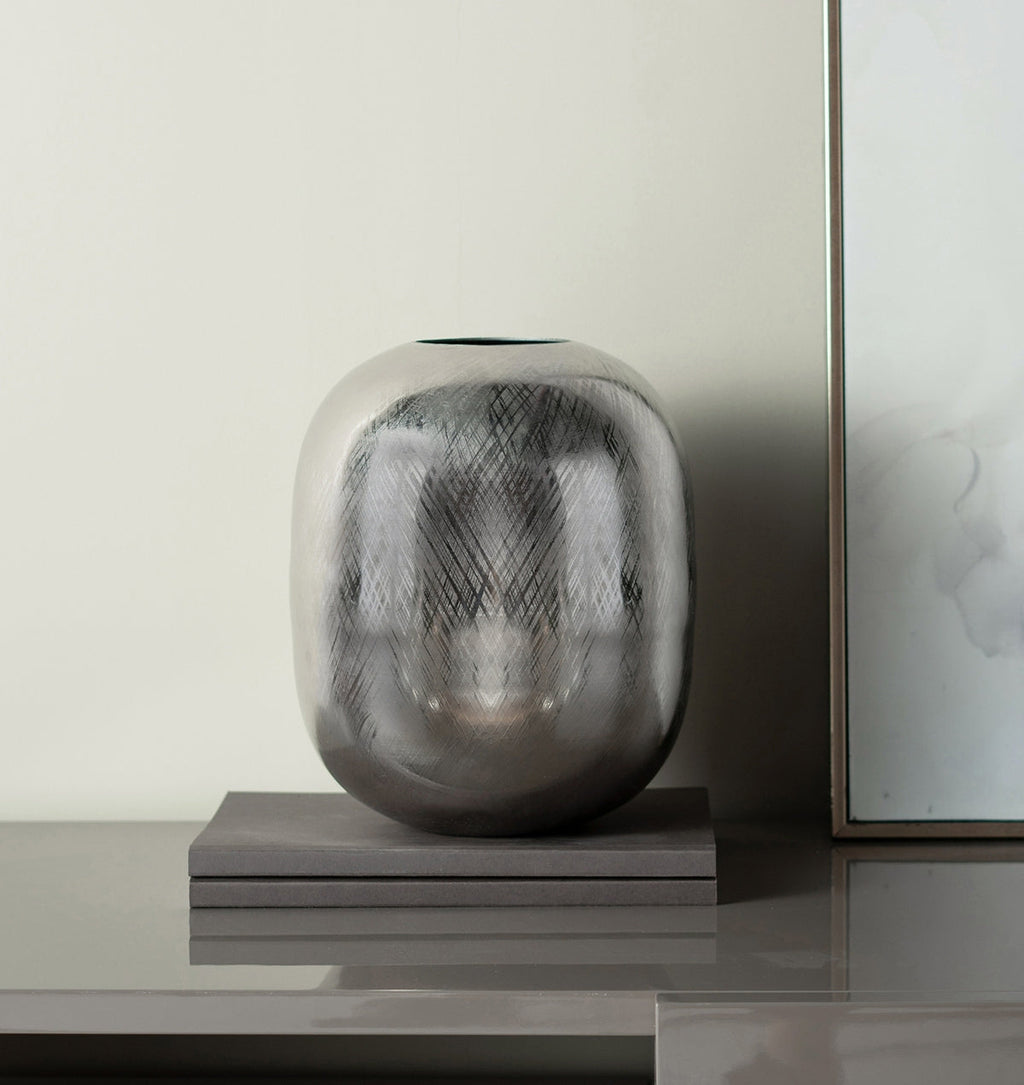10.5x10.5x13' Aluminum Vase, Silver Streaks