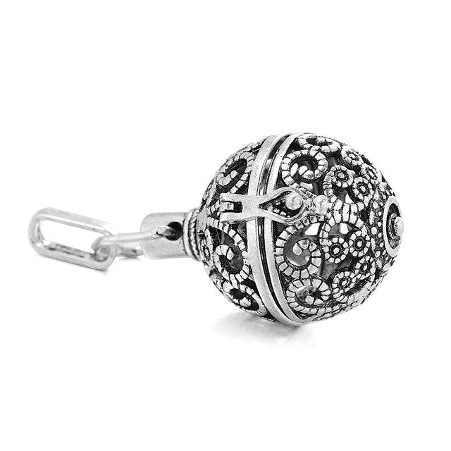 1pc Hollow Cage Filigree Ball Diffuser Necklace